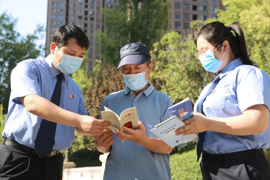 鄭州高新:開展民法典送法進社區(qū)活動